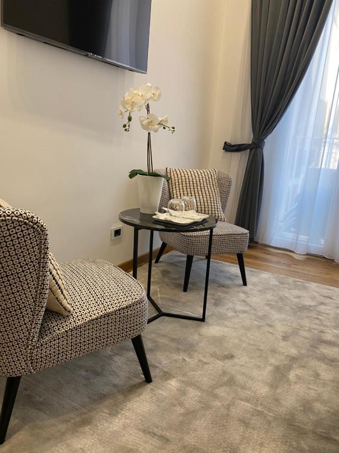 Bed & Breakfast Downtown - E Si Nun Canto Moro Napoli